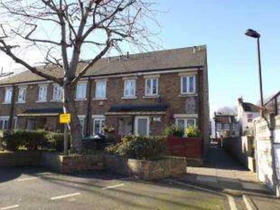 2 Bedroom End of Ter...